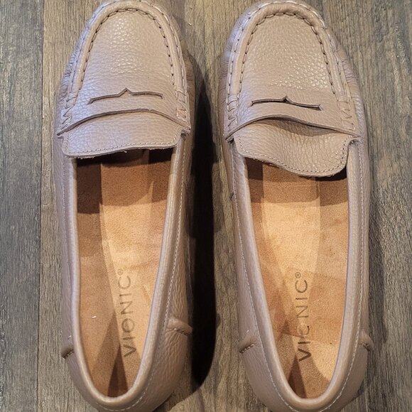 Vionic Shoes - Vionic Leather Loafers - Marcy, Size 7
